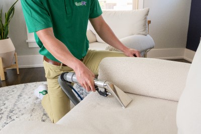 https://chemdrybyleonard.com/media/27867/upholstery-cleaning.jpg